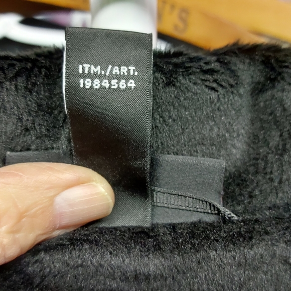 Kirkland Jacket with Hood Black Size XXL Warm and Comfortable. Very Sleek - Picture 6 of 10